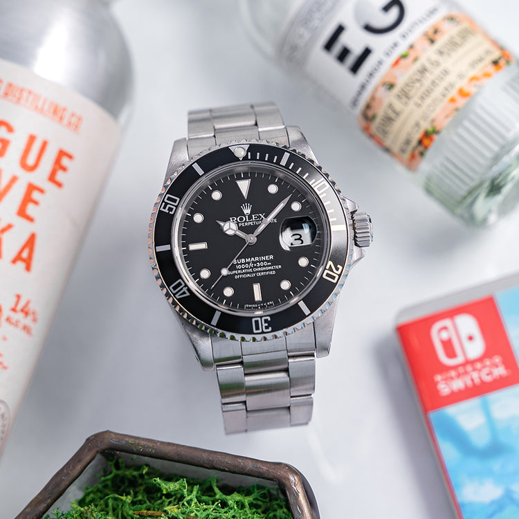 1990 Rolex Submariner Date 16610 Box & Papers + Rolex Service