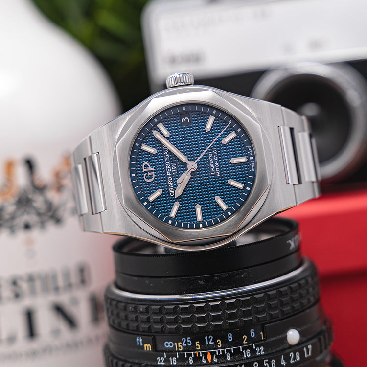 2022 Girard Perregaux Laureato 42 Blue Auto 81010-11-431-11A