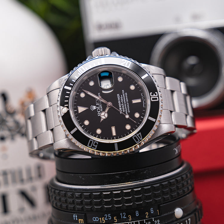 1990 Rolex Submariner Date 16610 Box & Papers + Rolex Service