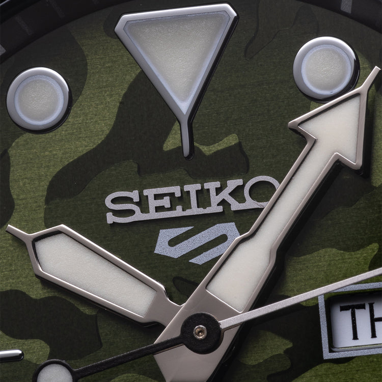 Unworn 2022 Seiko 5 Sports Green Camo Dial SRPJ37