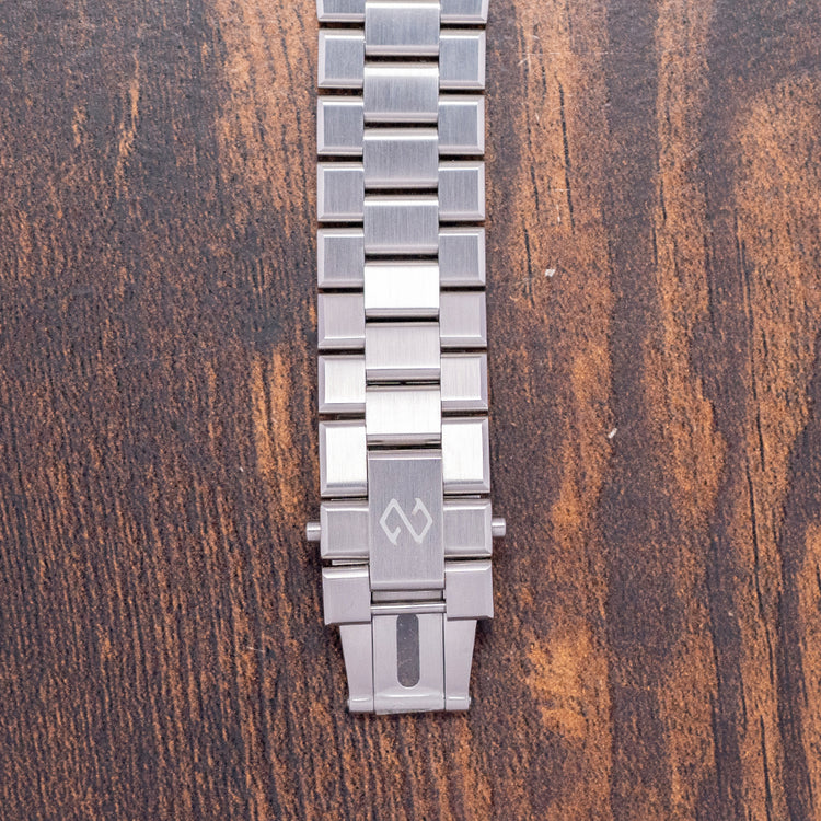 2025 Formex Essence ThirtyNine Auto "Space Glacier" on Bracelet