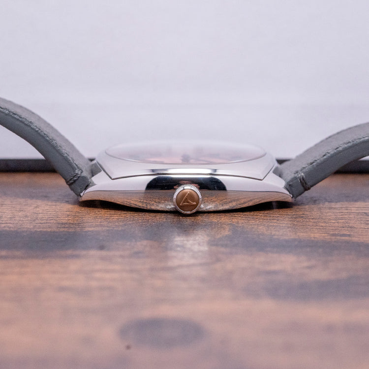 2022 Farer Durham Salmon Cushion Case 38.5mm