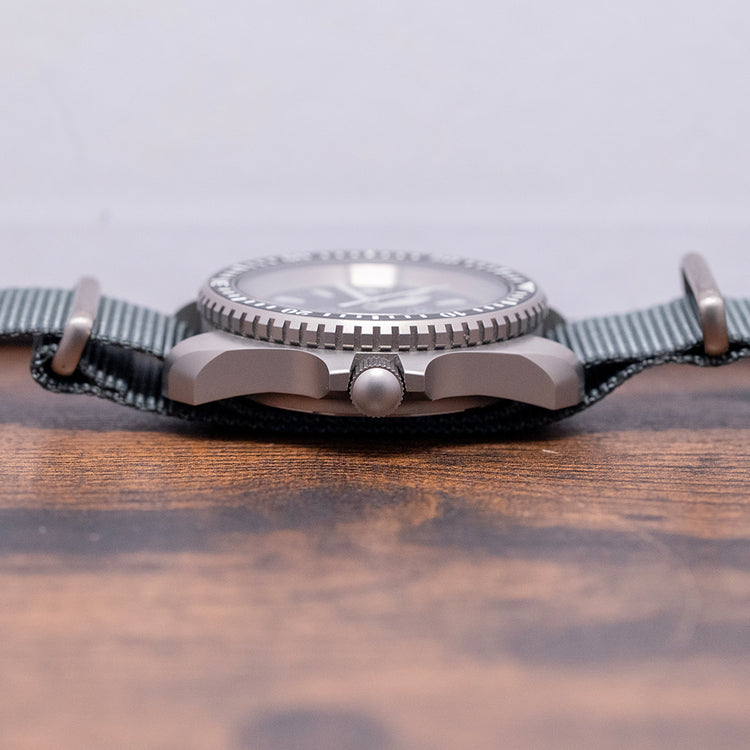 2025 CWC Ti300 Titanium Quartz Diver 41.5mm