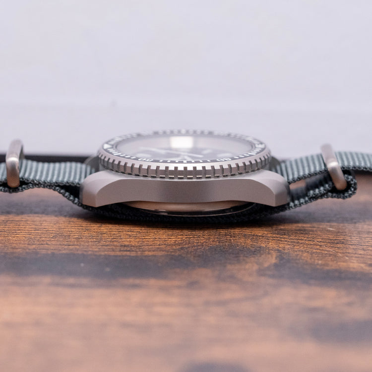 2025 CWC Ti300 Titanium Quartz Diver 41.5mm