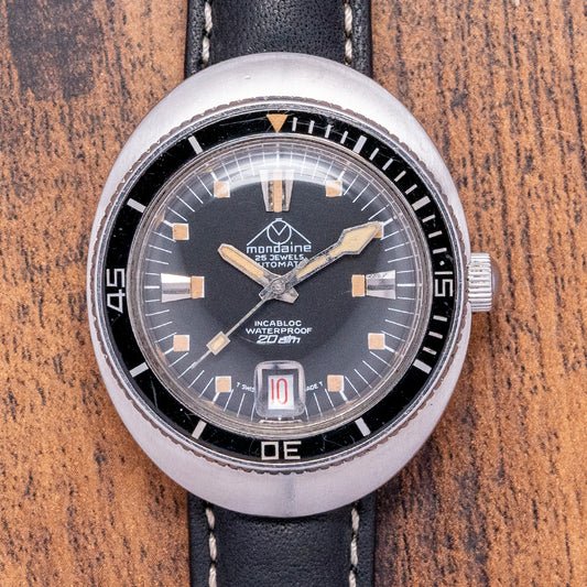 1970s Mondaine Oval Skin Diver Automatic Bakelite Bezel 38mm