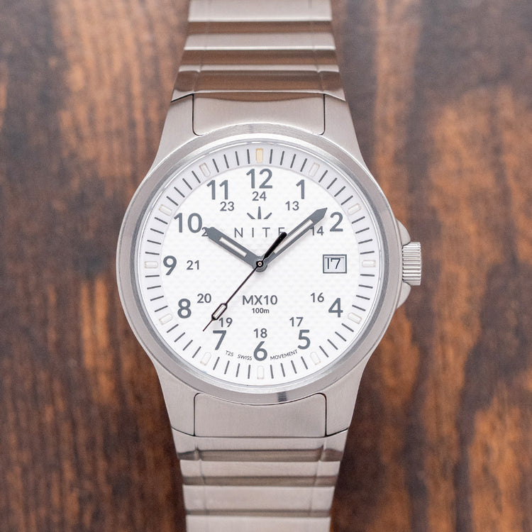 2026 Nite MX10 Polar Dial Quartz Diver on Bracelet 39mm