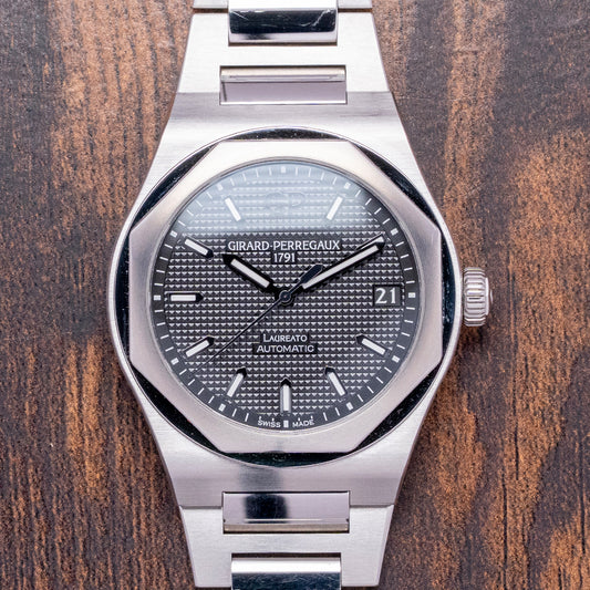 2022 Girard Perregaux Laureato 42mm Black 81010-11-634-11A