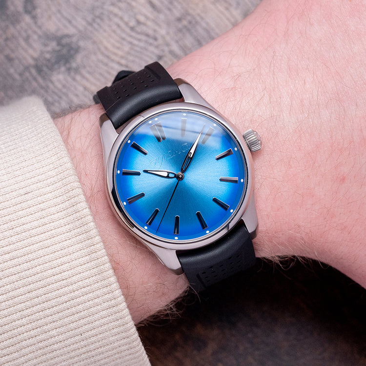 2023 H.Moser & Cie Pioneer Centre Seconds 40mm Arctic Blue