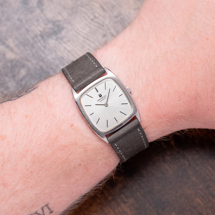 1967 Universal Geneve 'Tank' Manual 28x35mm 842114