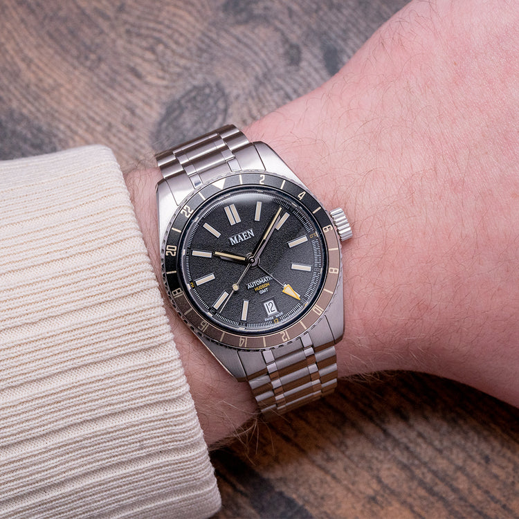 2023 Maen Hudson 38 GMT Automatic AGM.03