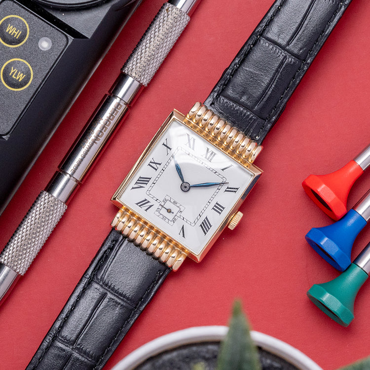 1940s Enamel 14ct Gold Hooded Lugs Anonymous Watch 25x35mm
