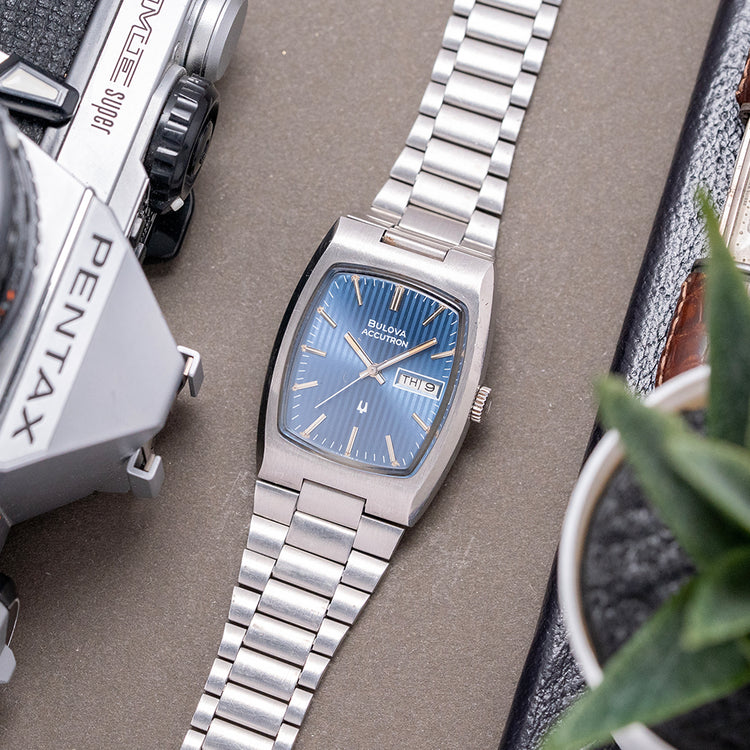 1976 Bulova Accutron Blue Dial on Bracelet 7866 32mm
