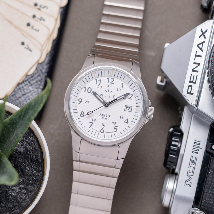 2026 Nite MX10 Polar Dial Quartz Diver on Bracelet 39mm