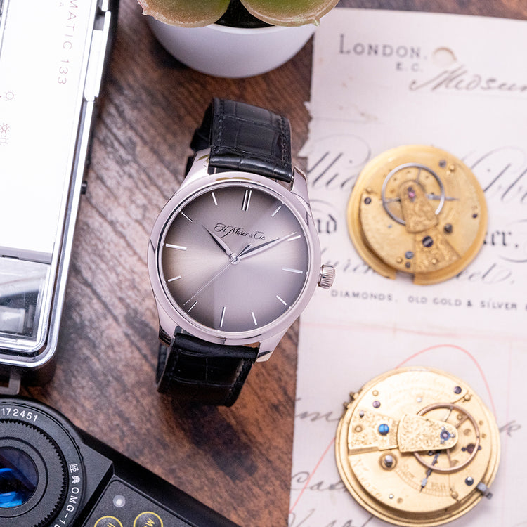 2019 H. Moser & Cie Endeavour White Gold Grey Fumé  40mm