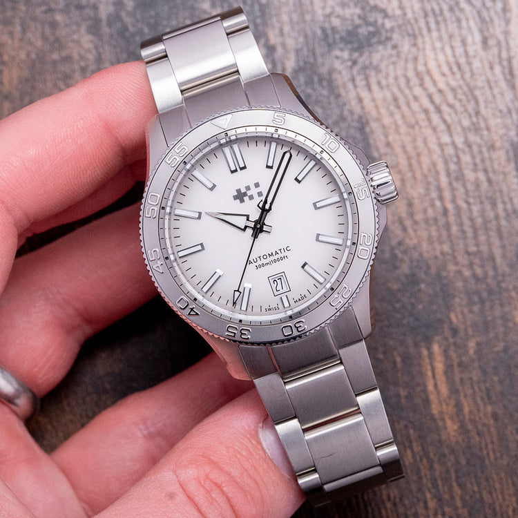 2024 Christopher Ward C60 Atoll 300 Shark White 40mm