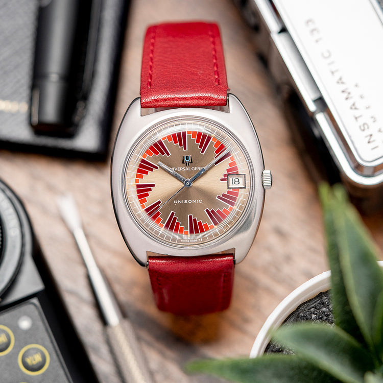 1967 Universal Geneve Unisonic Rare Buzzsaw Dial 852101