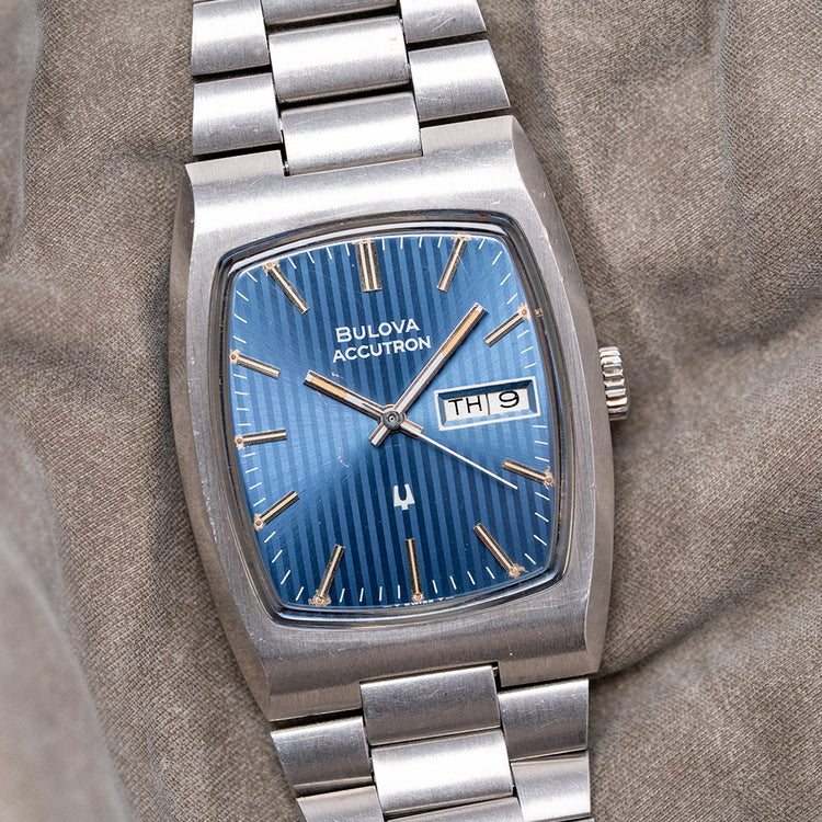 1976 Bulova Accutron Blue Dial on Bracelet 7866 32mm