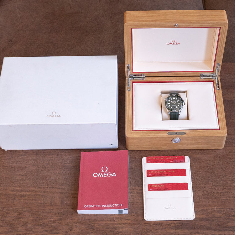 2022 Omega Seamaster 300M Co-Axial Green 210.32.42.20.10.001