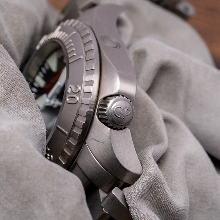 2008 Girard Perregaux Sea Hawk II Pro Titanium 3000M 44mm 49940