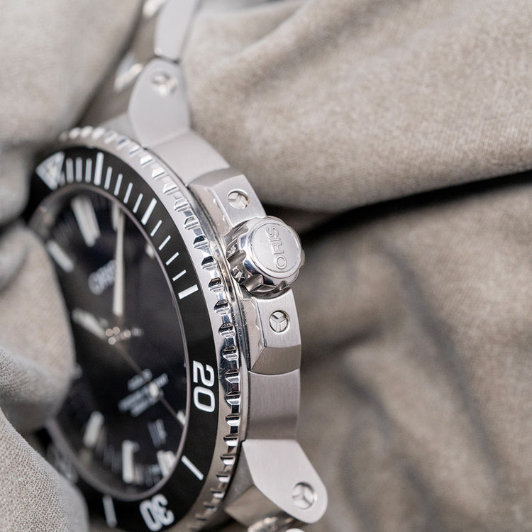 2018 Oris Aquis Date 43.5mm Blue Dial on Bracelet Automatic