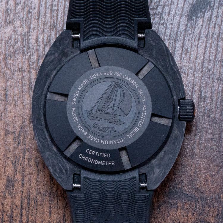 2021 DOXA Sub 300 Carbon Professional Orange 822.70.351.20