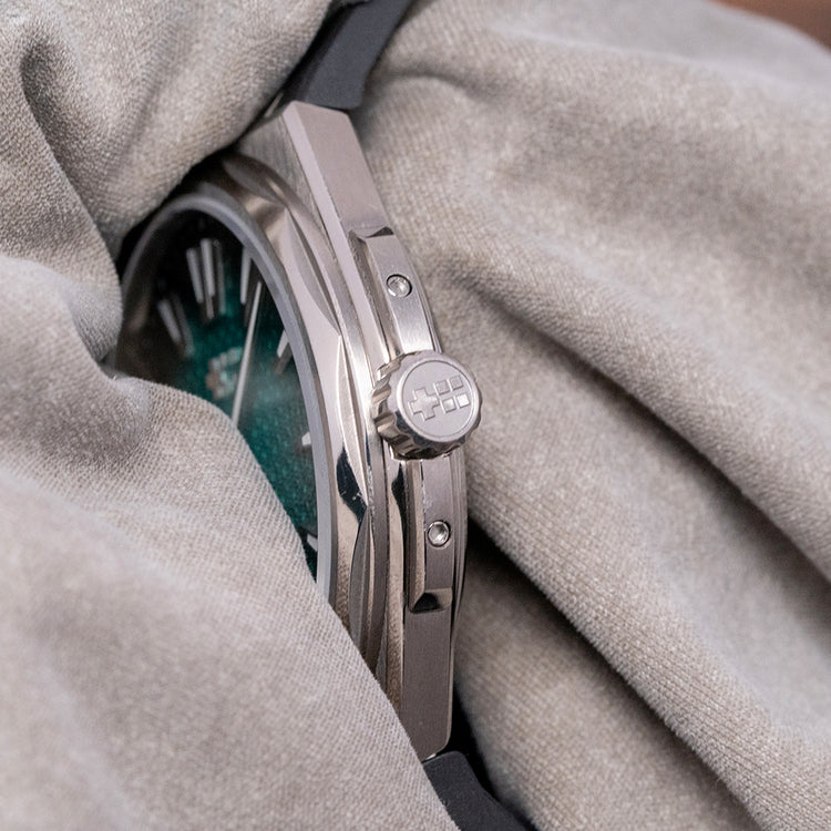 2025 Christopher Ward Twelve Ti Aurora Green 40mm on Rubber