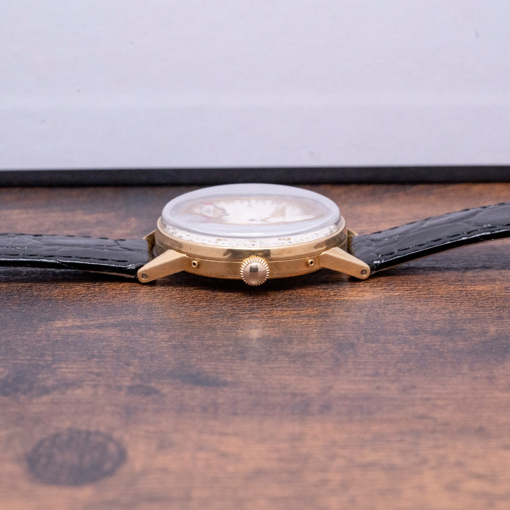 1940s Movado 18ct Yellow Gold Triple Date 4776 32mm