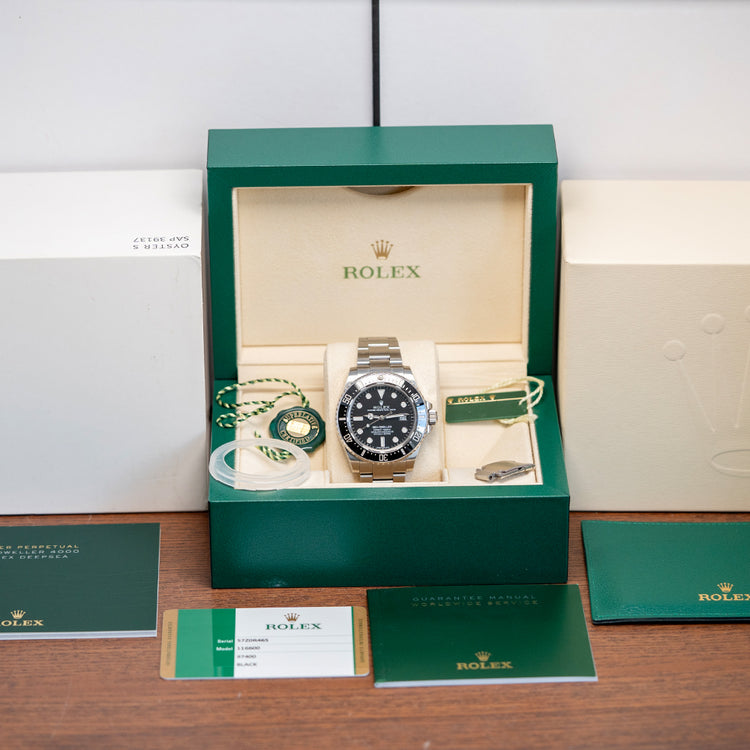 2016 Rolex Sea-Dweller 4000 40mm on Bracelet 116600