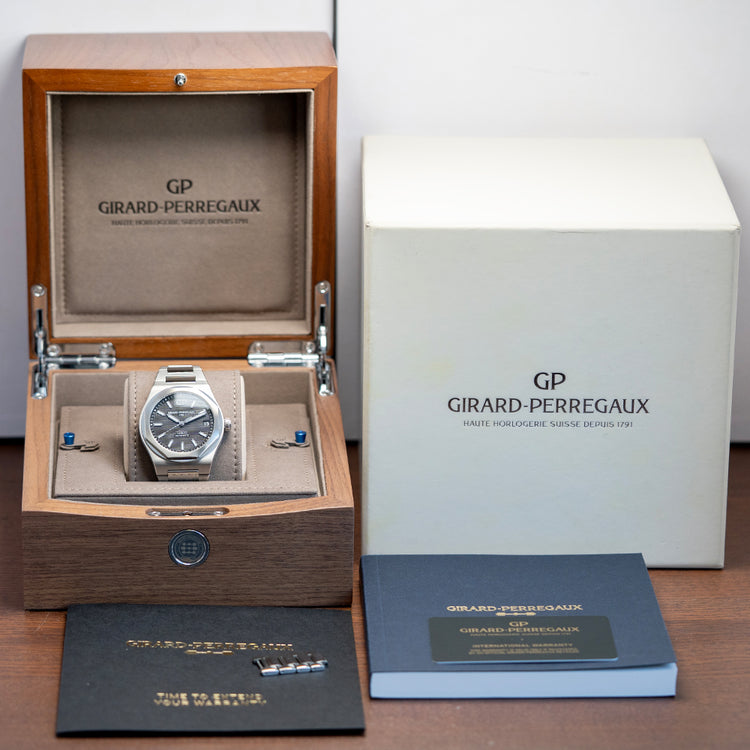 2022 Girard Perregaux Laureato 42mm Black 81010-11-634-11A