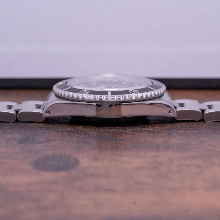 1995 Rolex Submariner Date 16610 Box & Papers