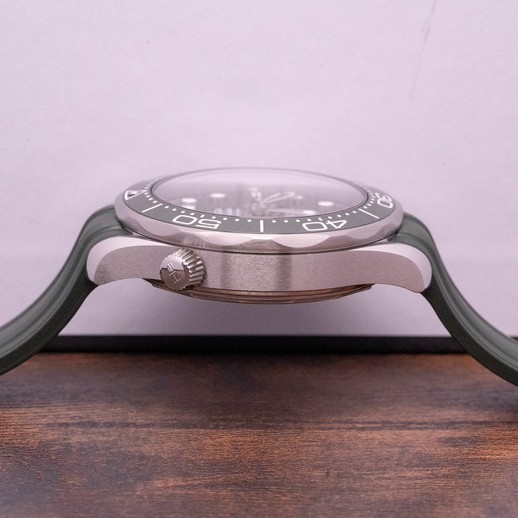 2022 Omega Seamaster 300M Co-Axial Green 210.32.42.20.10.001