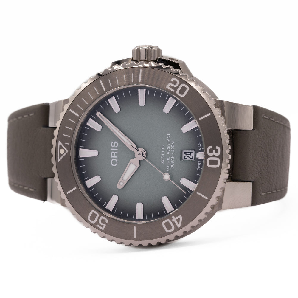 Oris aquis hotsell tungsten bezel