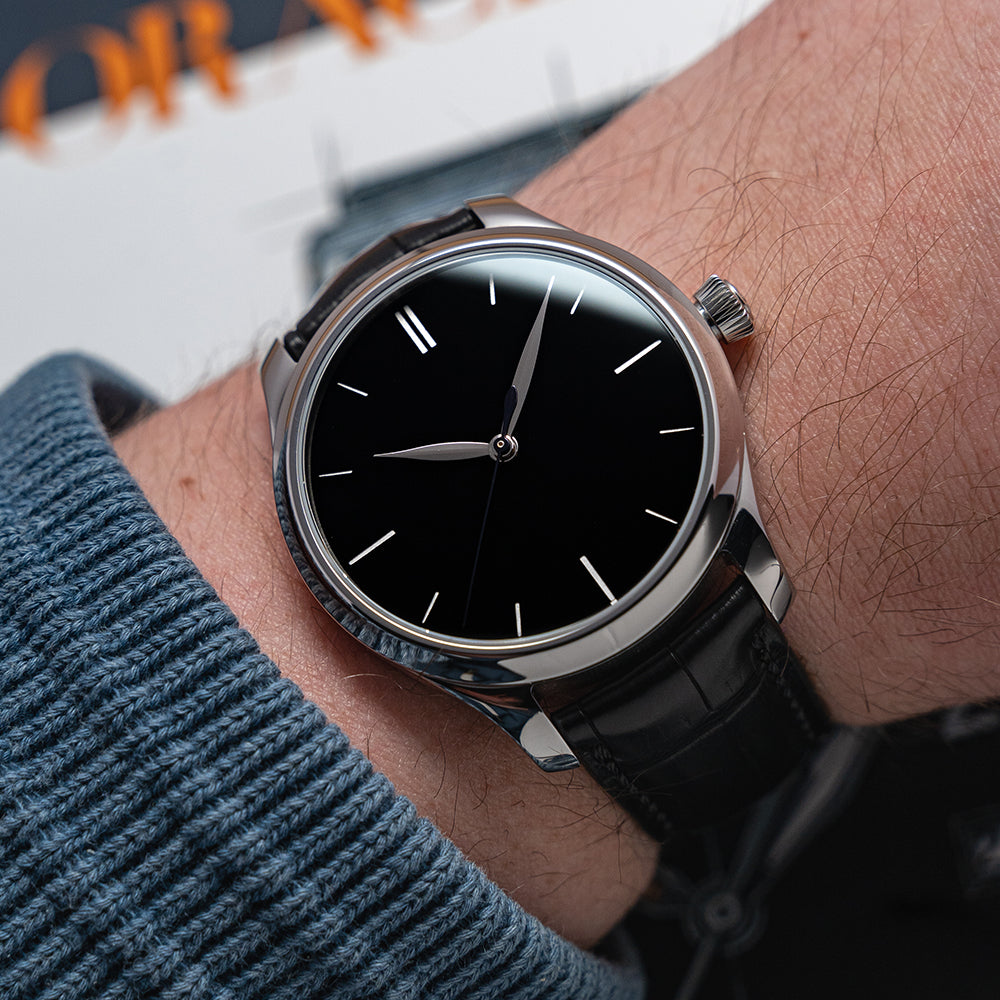 Unworn 2023 H.Moser & Cie Endeavour Centre Seconds Vantablack 1200-123