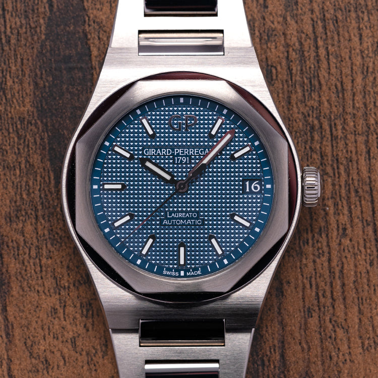 2022 Girard Perregaux Laureato 42 Blue Auto 81010-11-431-11A